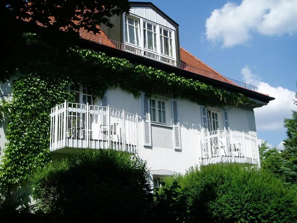 Villa Am Schlosspark Munich