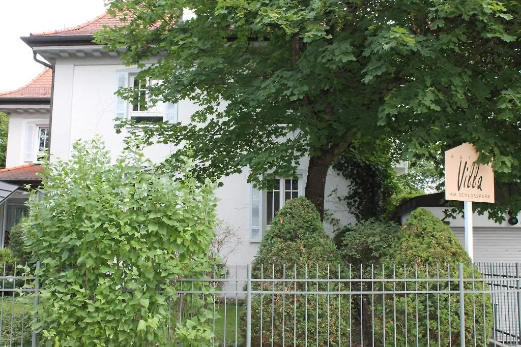 Villa Am Schlosspark Munich 3*,
