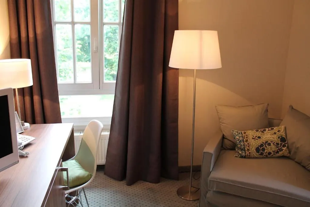 Villa Am Schlosspark Munich 3*,